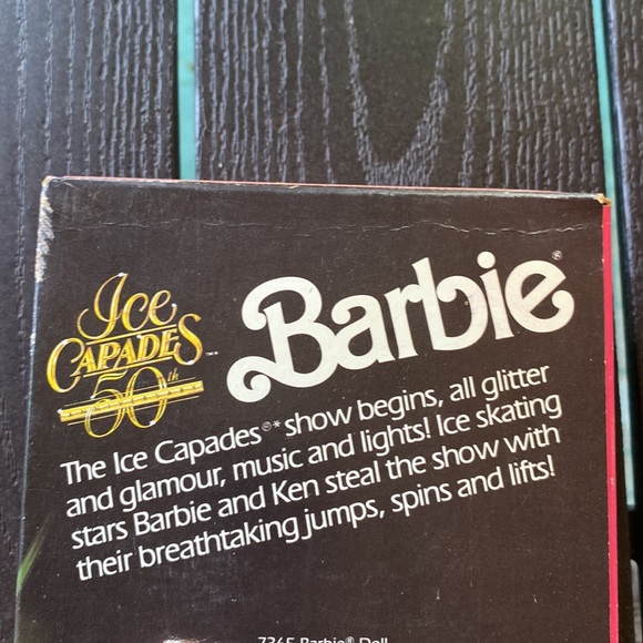NRFB Vintage 1989 Ice Capades Barbie Doll ⛸ - Picture 7 of 13